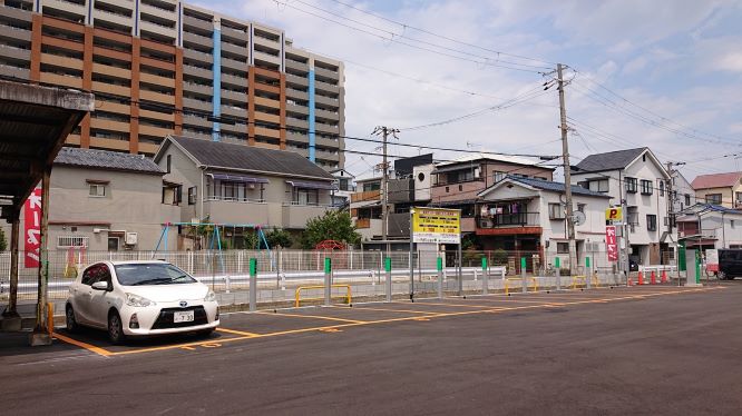 氷野3丁目駐車場