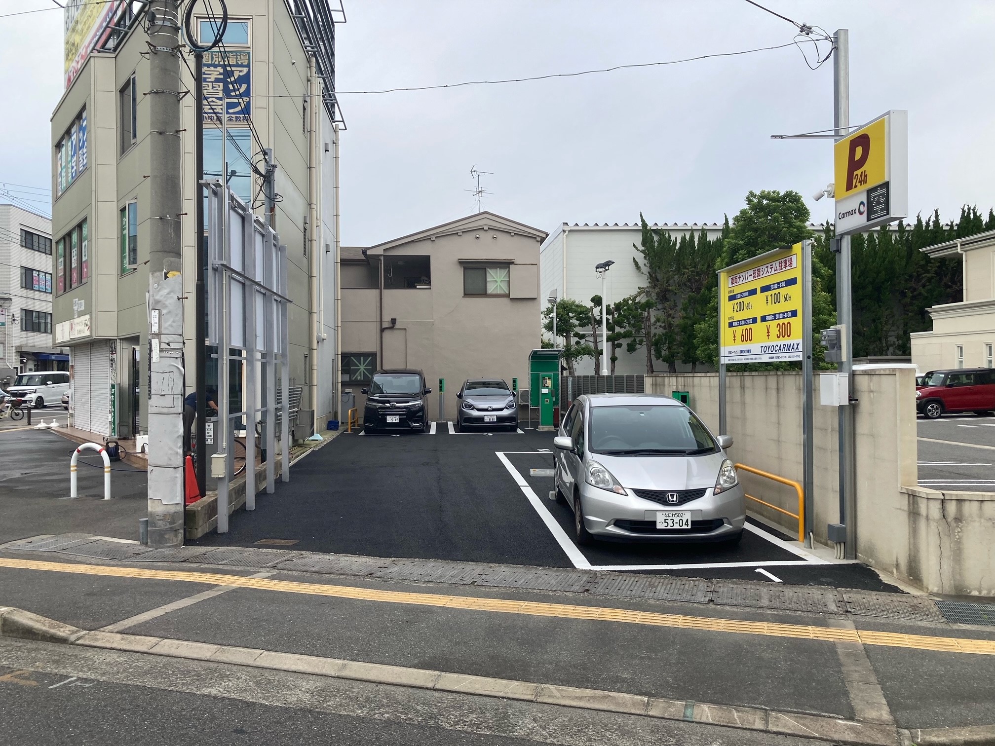 鳳東町5丁駐車場