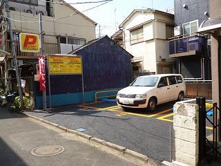 町屋4丁目駐車場