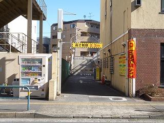 西新井駅前駐車場