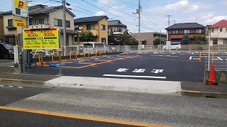 芝久保町4丁目駐車場