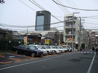 富岡2丁目駐車場