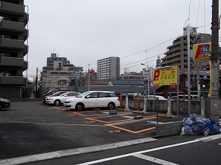 大山金井町駐車場